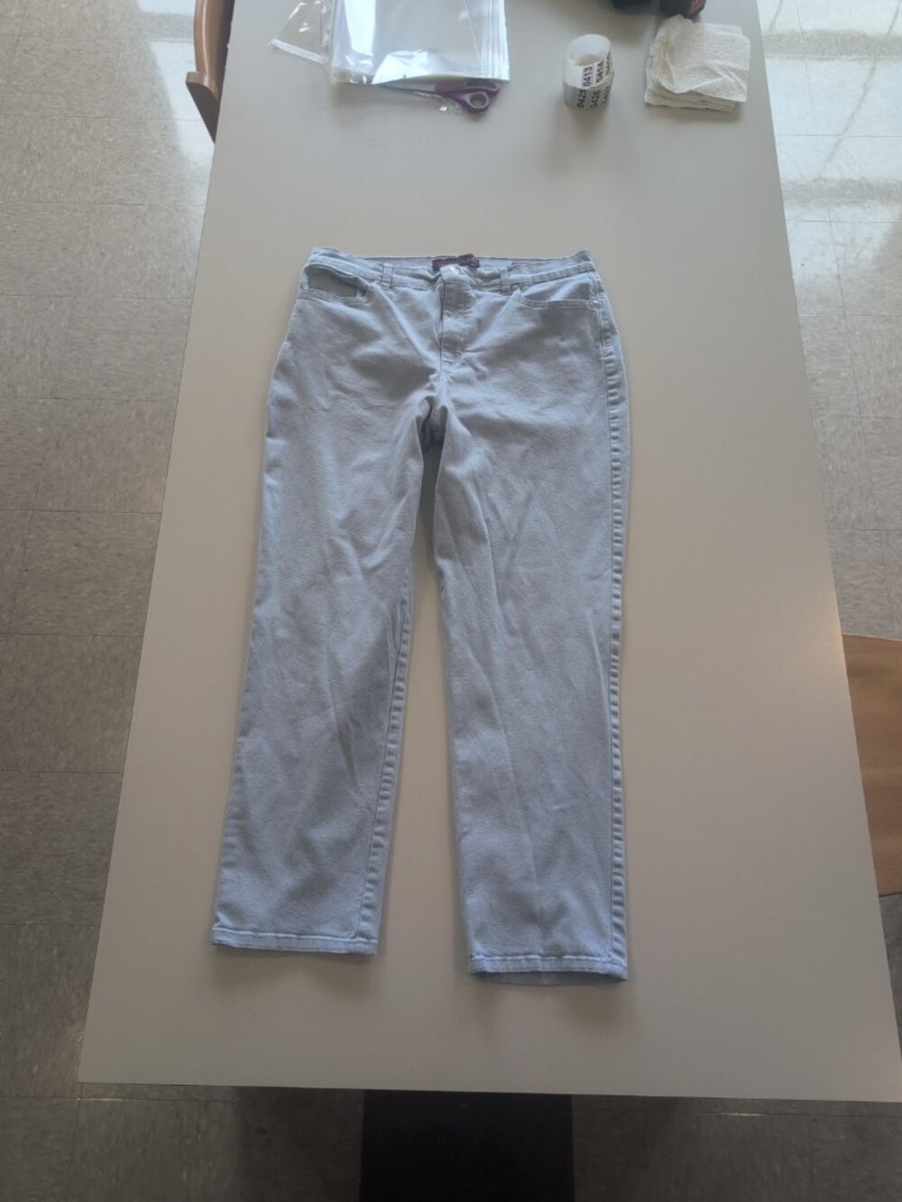 Gloria Vanderbilt Amanda Pants Women's Sz 16 Light Blue Straight Leg Jeans Solid